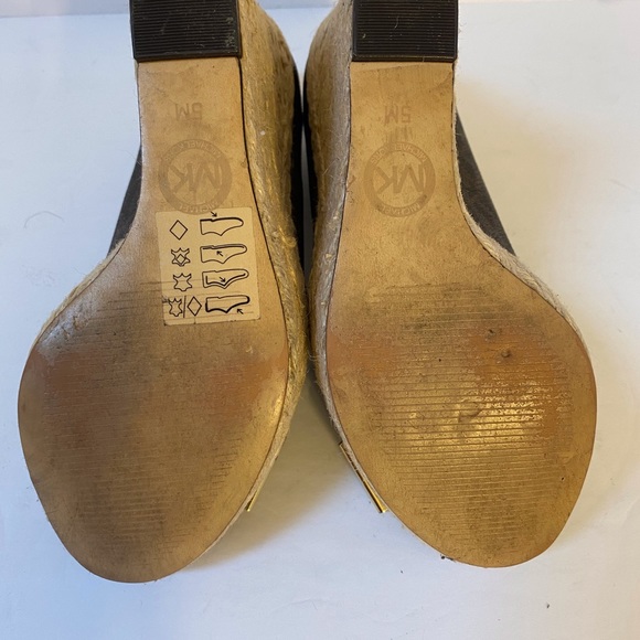 Michael Kors logo peep toe wedge - Picture 5 of 11